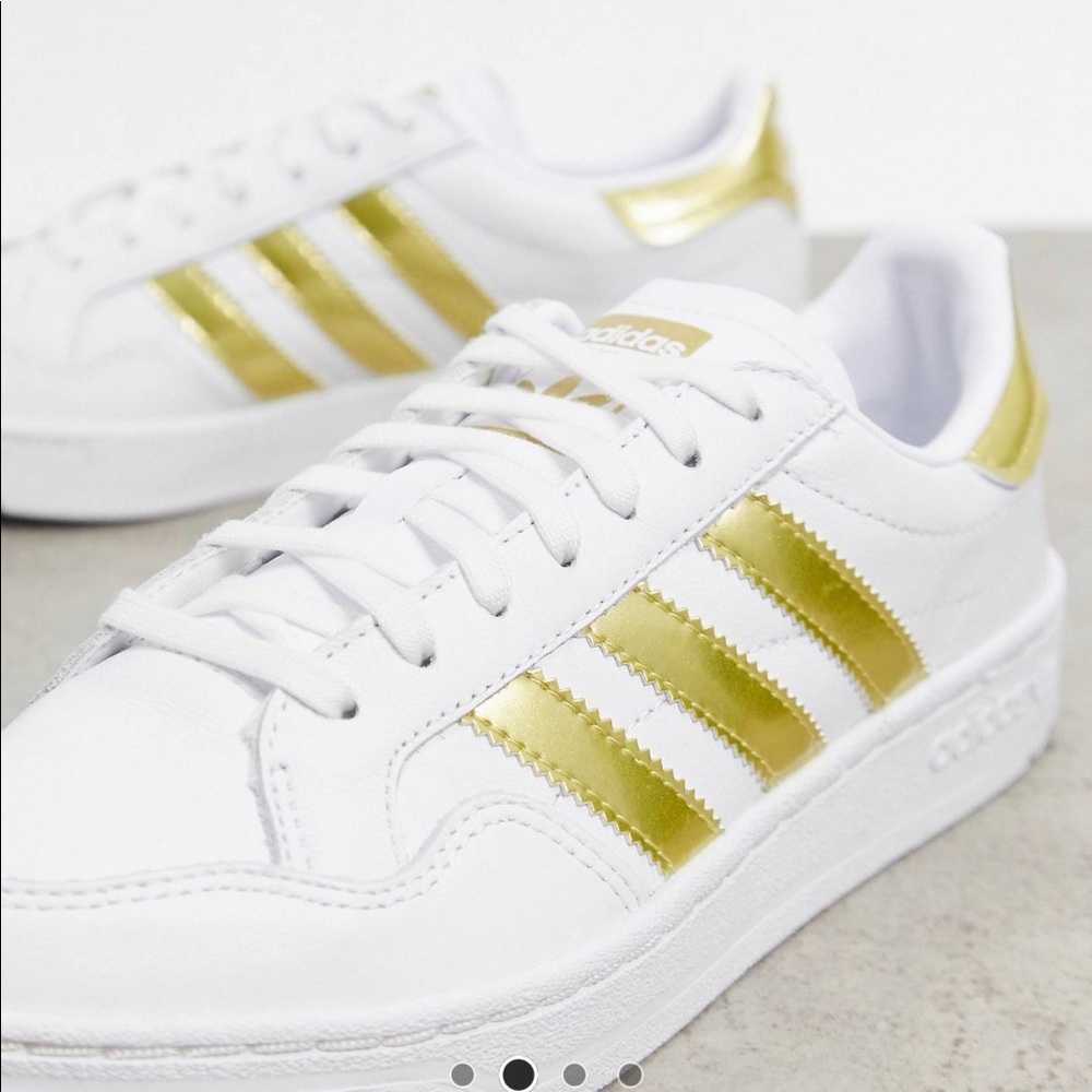 Adidas original women sport shoes - Picture 2 of 7